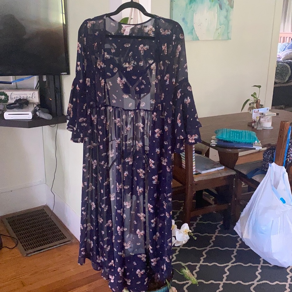 - Long kimono duster